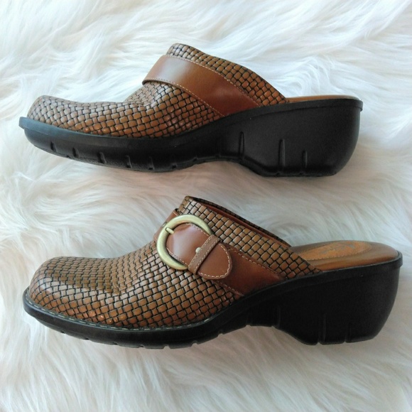 Clarks Artisan Leather Basket Weave Clogs 8.5M - Picture 2 of 8
